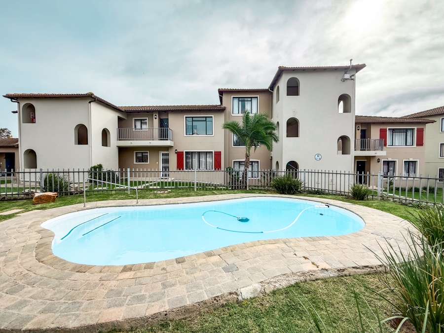 To Let 2 Bedroom Property for Rent in Bowtie Western Cape